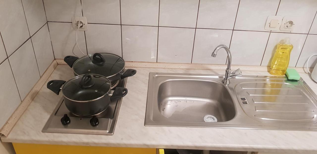 Studio Apartment Kiki For 2, Near Old Town & Beach, Free Wifi Zadar Bagian luar foto